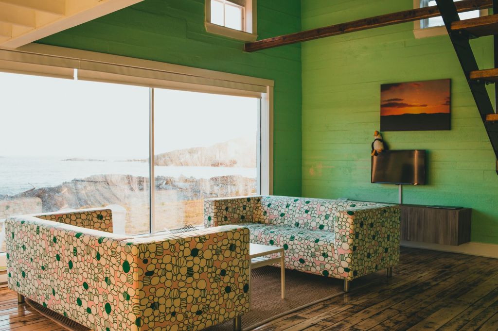 AI for short-term rentals: how hosts answer guests&nbsp;faster